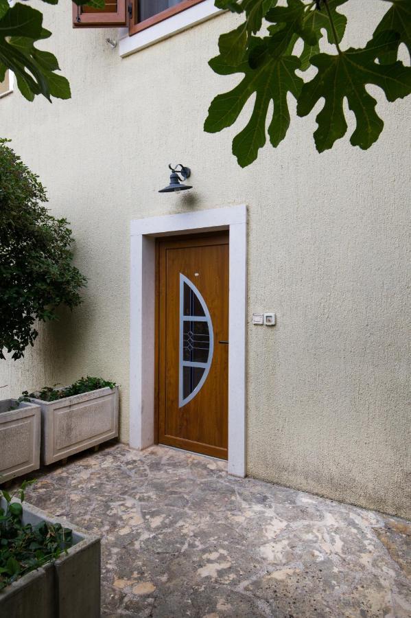 Apartman Mediterraneo Supetar Luaran gambar